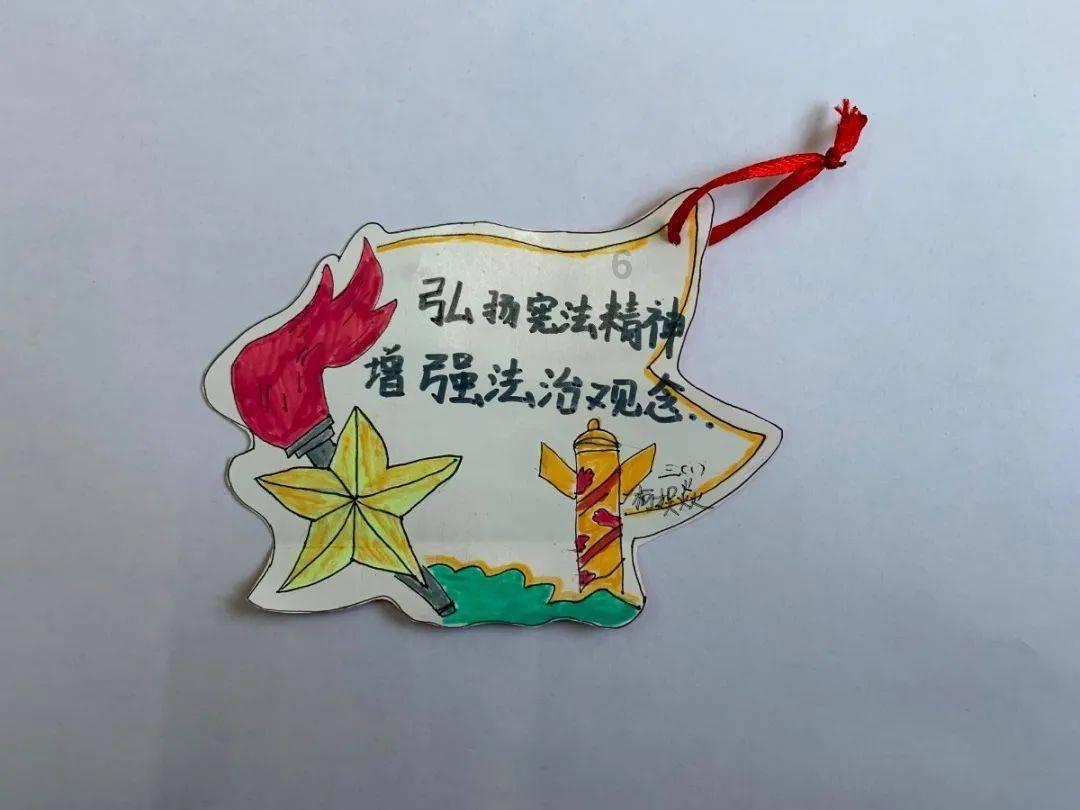 37岁女星庄群施拍戏中猝死:细节曝光,令人惋惜不已